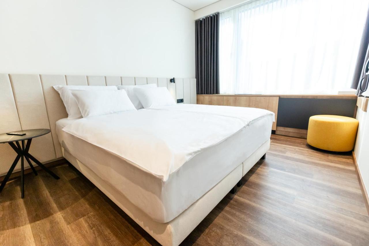 Hotel Lonca Skofja Loka Bagian luar foto